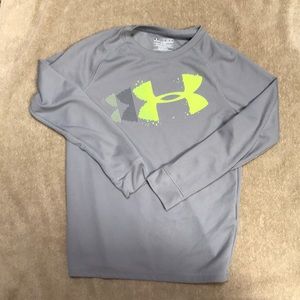Gray Under Armour youth M long sleeve shirt